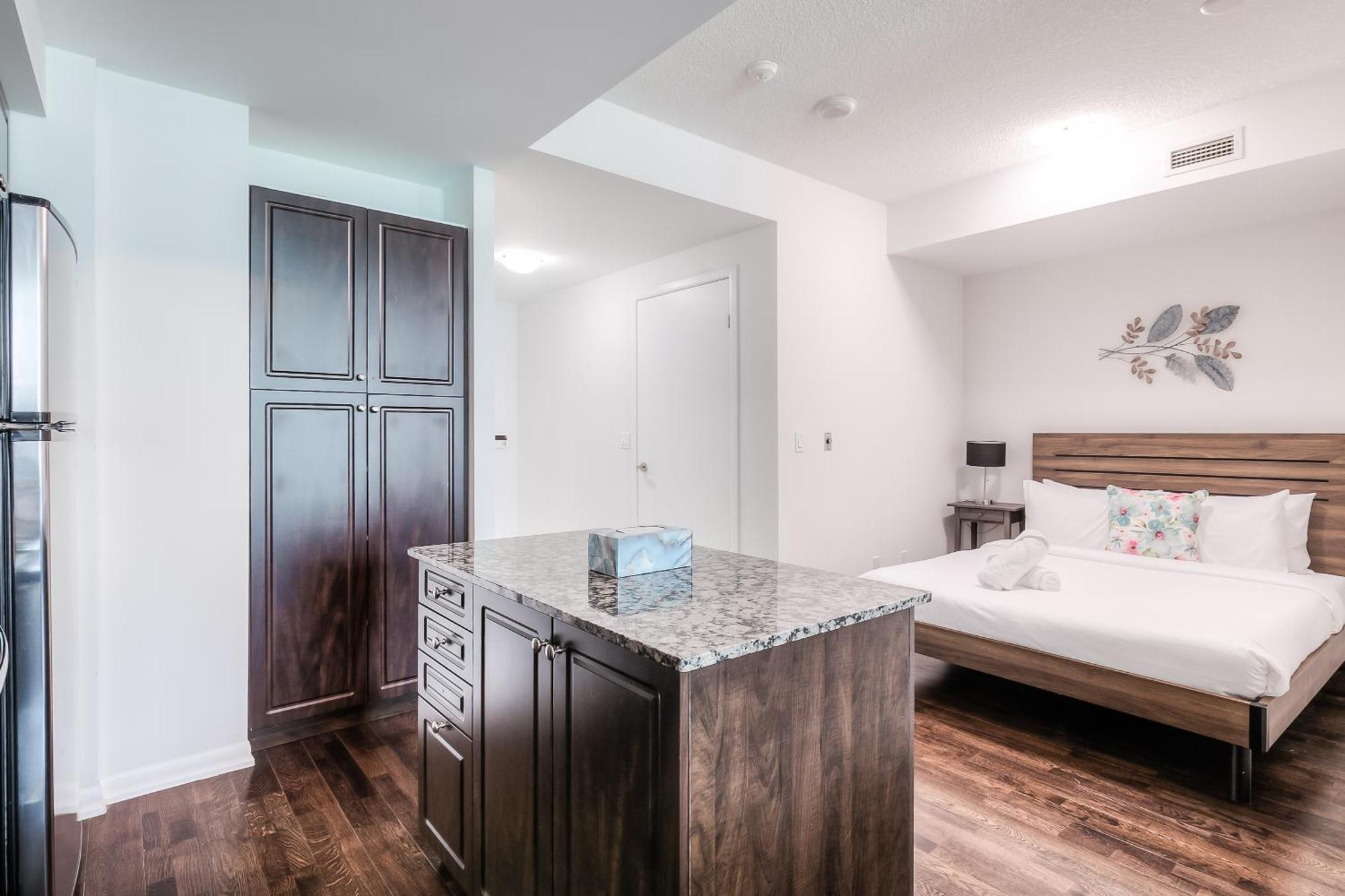 Rivetstays - The Neptune Toronto Buitenkant foto